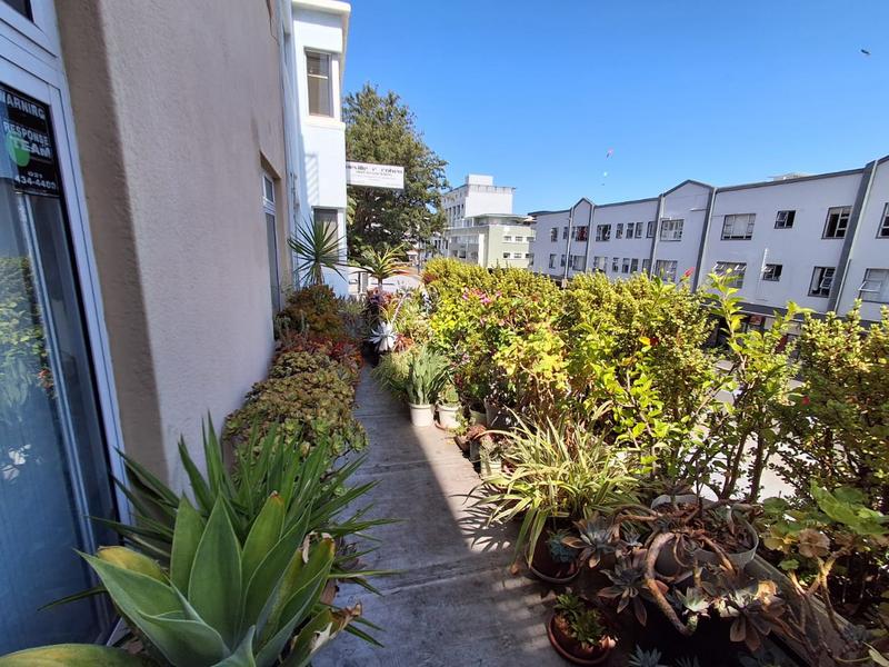3 Bedroom Property for Sale in Sea Point Western Cape